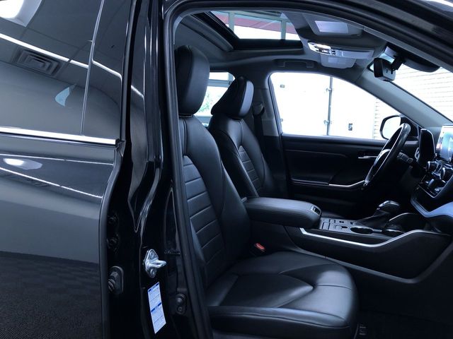 Thumbnail: 2021 Toyota Highlander - 10
