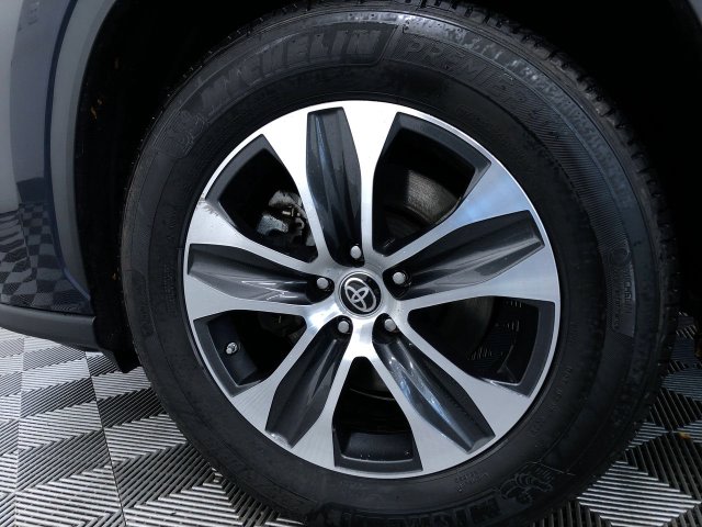Thumbnail: 2022 Toyota Highlander - 8