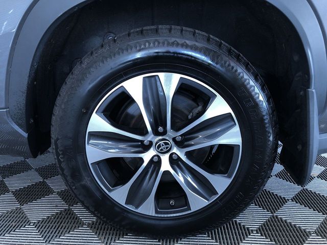 Thumbnail: 2022 Toyota Highlander - 8