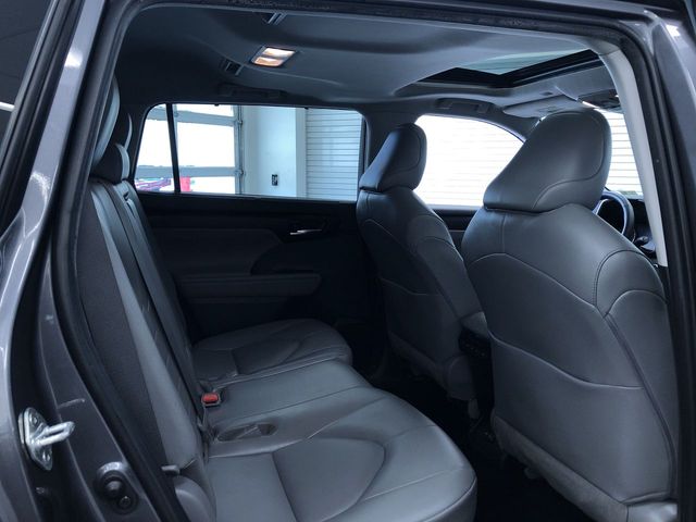 Thumbnail: 2022 Toyota Highlander - 28