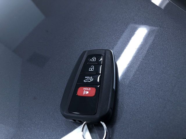 Thumbnail: 2022 Toyota Highlander - 17