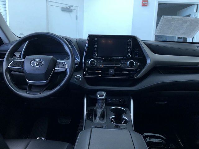 Thumbnail: 2022 Toyota Highlander - 2