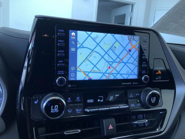 Thumbnail: 2022 Toyota Highlander - 26