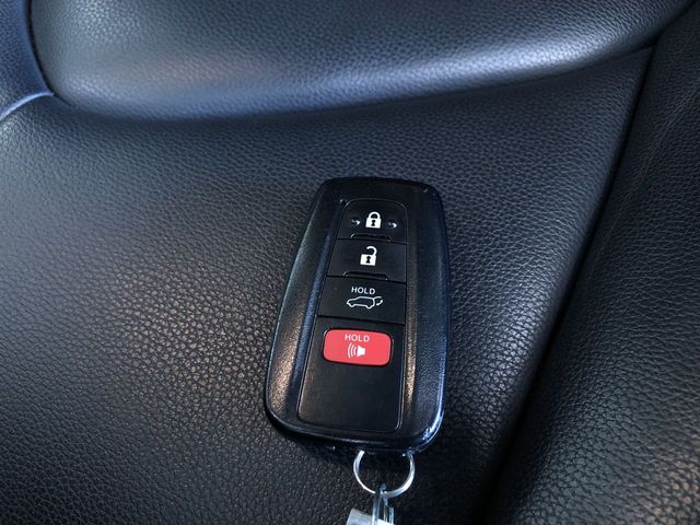 Thumbnail: 2022 Toyota Highlander - 17