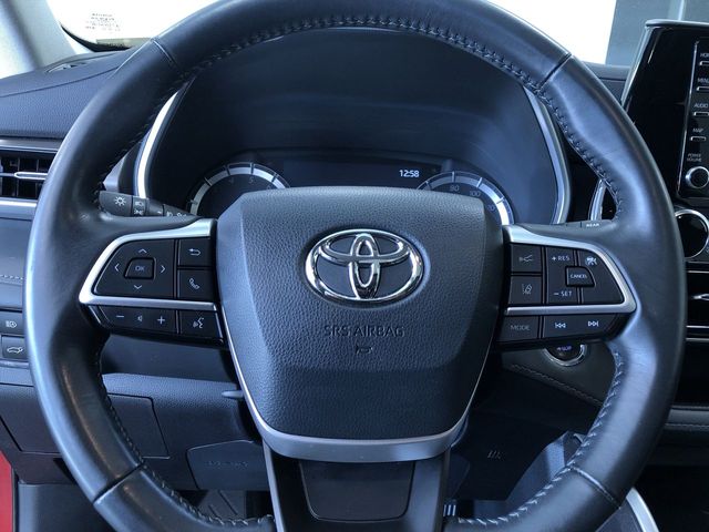 Thumbnail: 2022 Toyota Highlander - 22
