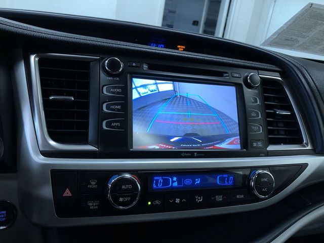 Thumbnail: 2014 Toyota Highlander - 15