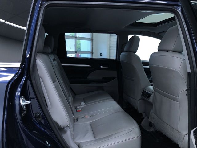 Thumbnail: 2014 Toyota Highlander - 30
