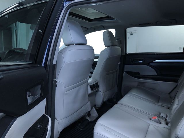 Thumbnail: 2014 Toyota Highlander - 12