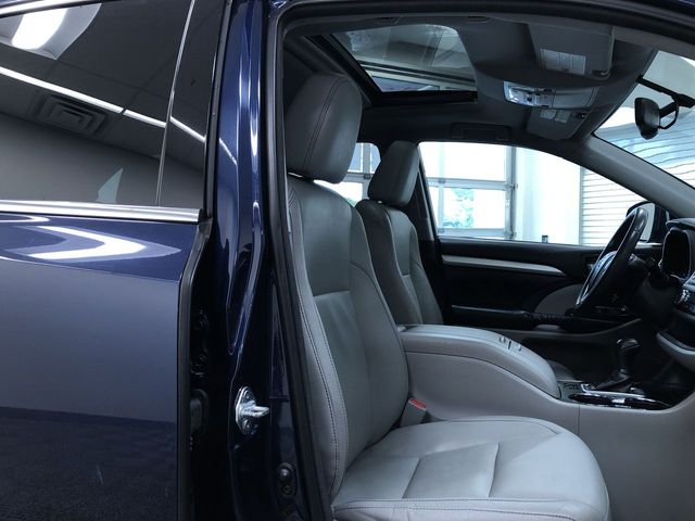 Thumbnail: 2014 Toyota Highlander - 11