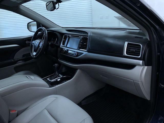 Thumbnail: 2014 Toyota Highlander - 13