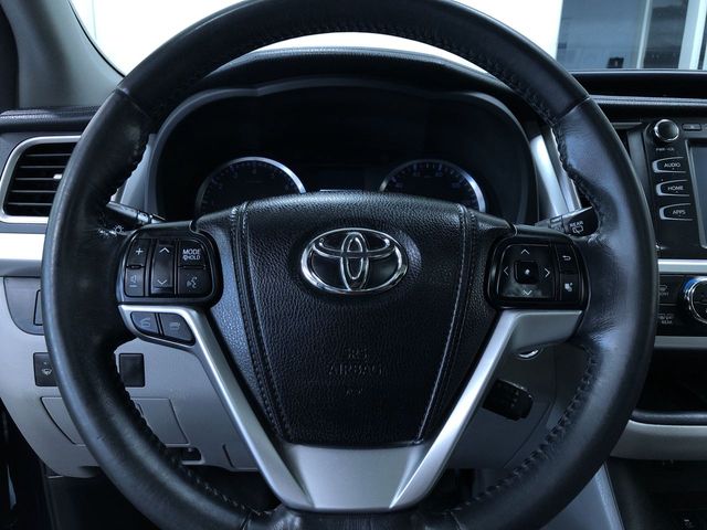 Thumbnail: 2014 Toyota Highlander - 14