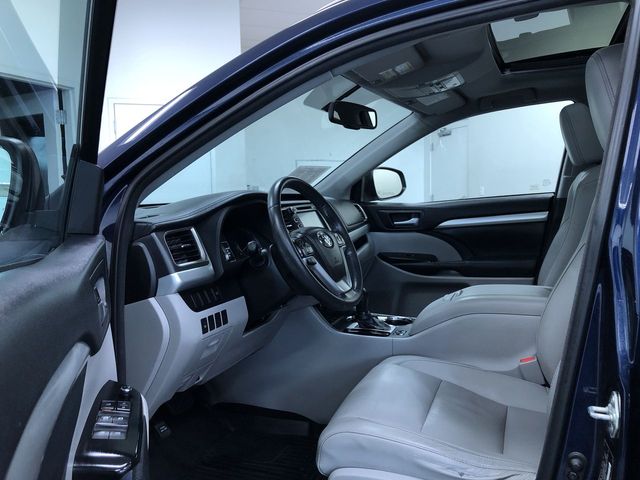 Thumbnail: 2014 Toyota Highlander - 2