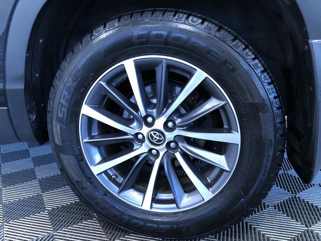 Thumbnail: 2019 Toyota Highlander - 8