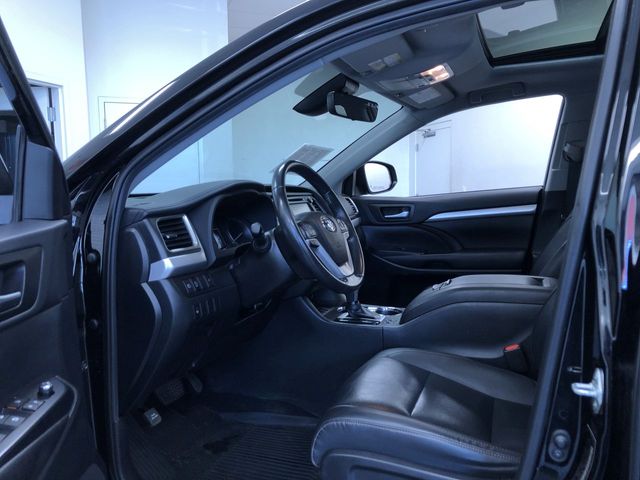 Thumbnail: 2019 Toyota Highlander - 10