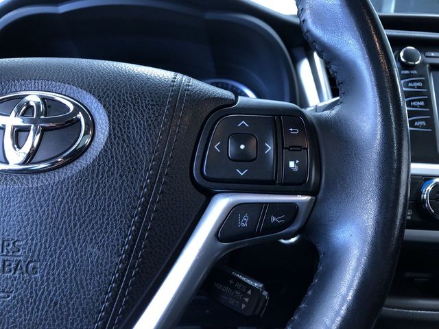 Thumbnail: 2019 Toyota Highlander - 32