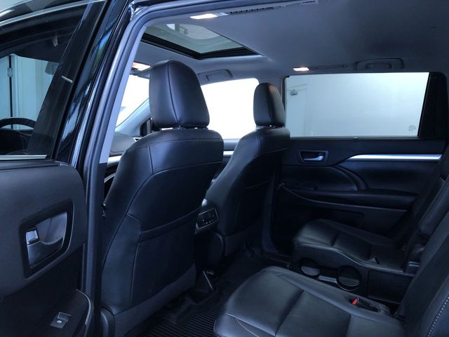 Thumbnail: 2019 Toyota Highlander - 12