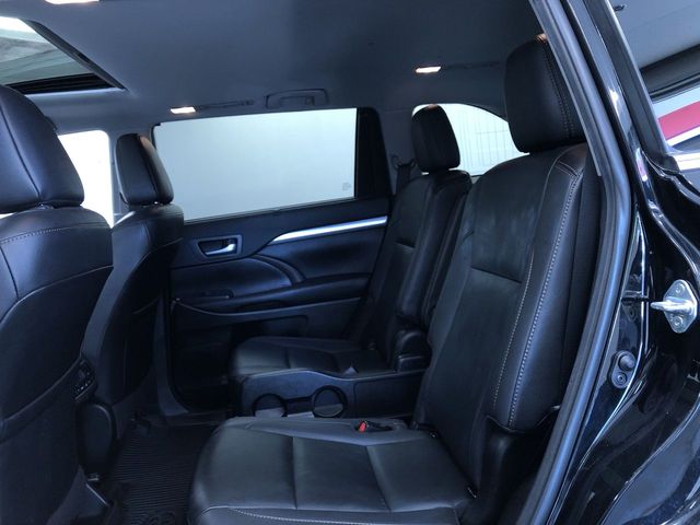 Thumbnail: 2019 Toyota Highlander - 28