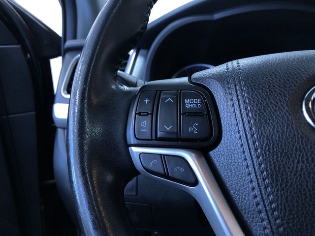 Thumbnail: 2019 Toyota Highlander - 31