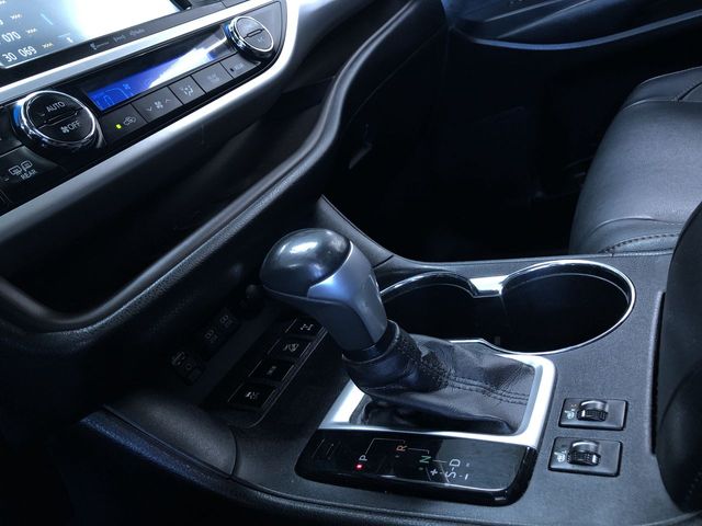 Thumbnail: 2017 Toyota Highlander - 16