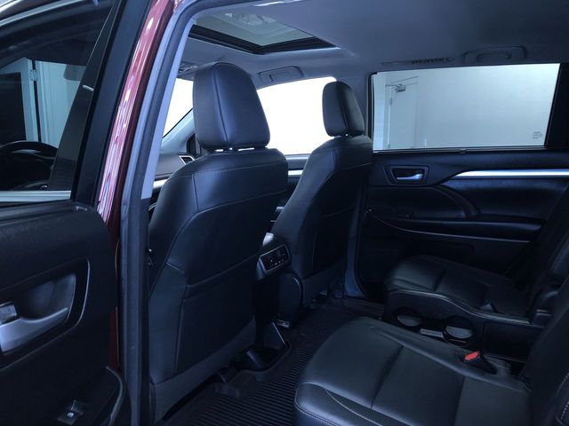 Thumbnail: 2017 Toyota Highlander - 12