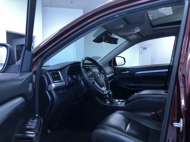Thumbnail: 2017 Toyota Highlander - 2