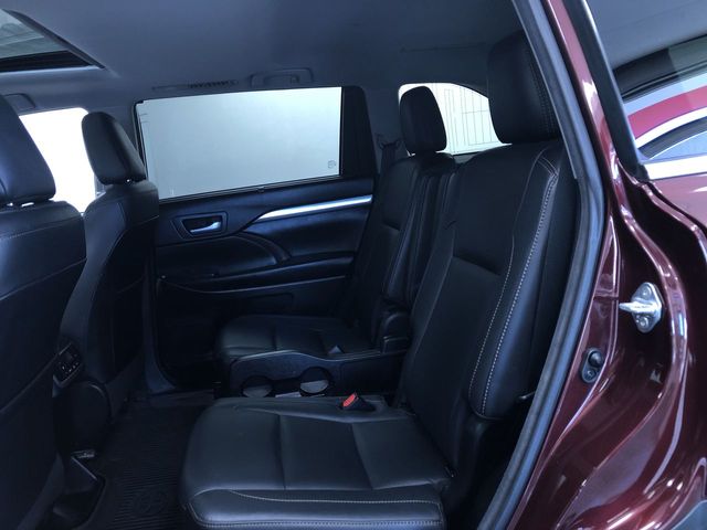 Thumbnail: 2017 Toyota Highlander - 29