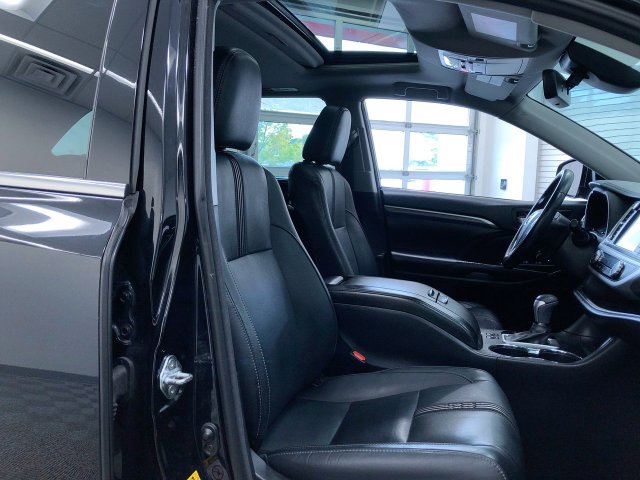 Thumbnail: 2018 Toyota Highlander - 11