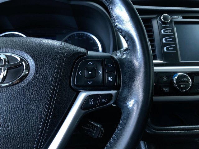 Thumbnail: 2018 Toyota Highlander - 32