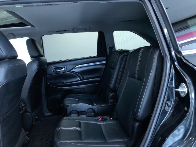 Thumbnail: 2018 Toyota Highlander - 29