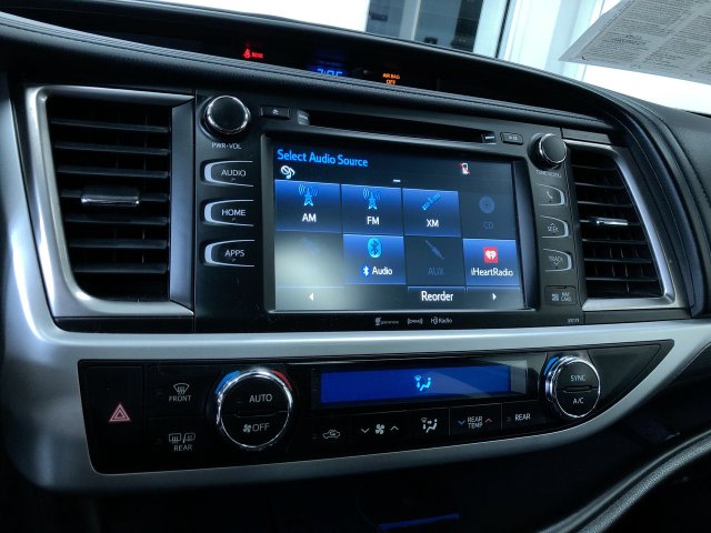 Thumbnail: 2018 Toyota Highlander - 33