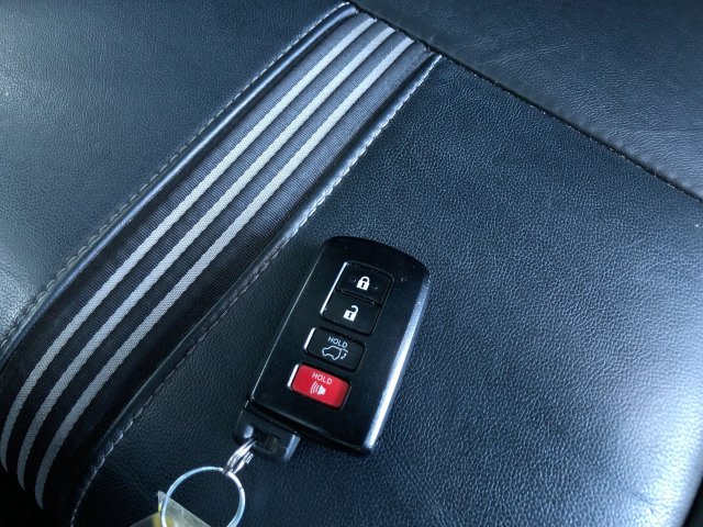 Thumbnail: 2018 Toyota Highlander - 19