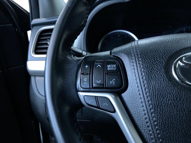 Thumbnail: 2018 Toyota Highlander - 31