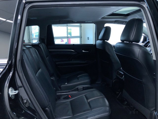 Thumbnail: 2018 Toyota Highlander - 30