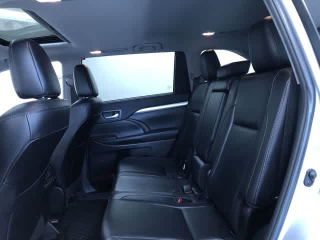 Thumbnail: 2019 Toyota Highlander - 33