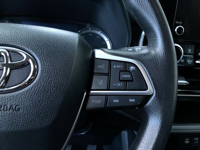 Thumbnail: 2023 Toyota Highlander - 22