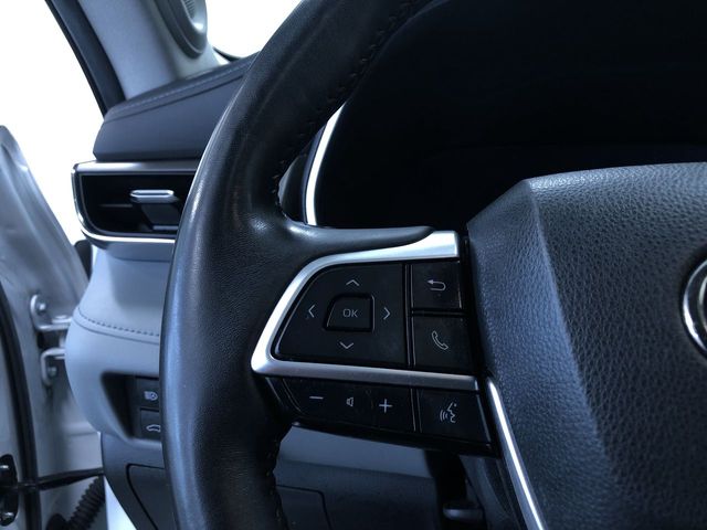 Thumbnail: 2023 Toyota Highlander - 31