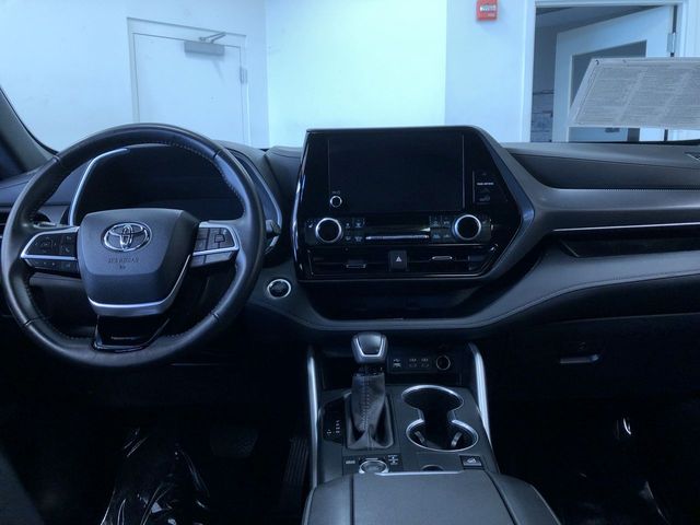 Thumbnail: 2025 Toyota Highlander - 2