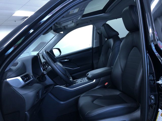 Thumbnail: 2026 Toyota Highlander - 11