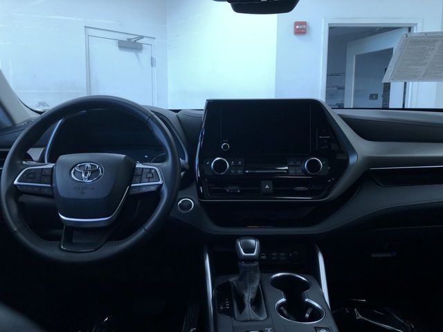 Thumbnail: 2026 Toyota Highlander - 2