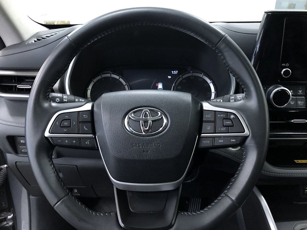 2024 Toyota Highlander XLE 9