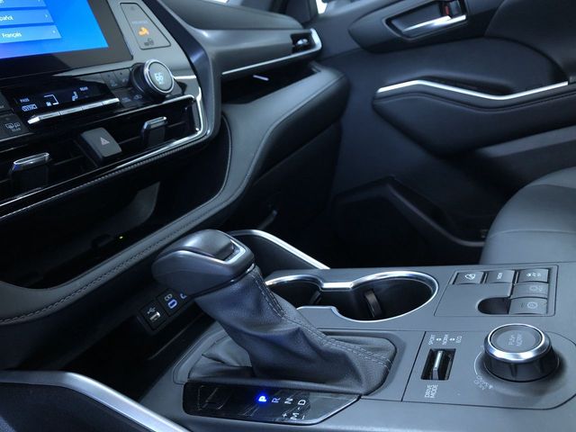 Thumbnail: 2025 Toyota Highlander - 15