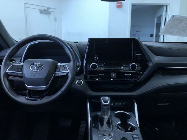 Thumbnail: 2025 Toyota Highlander - 8