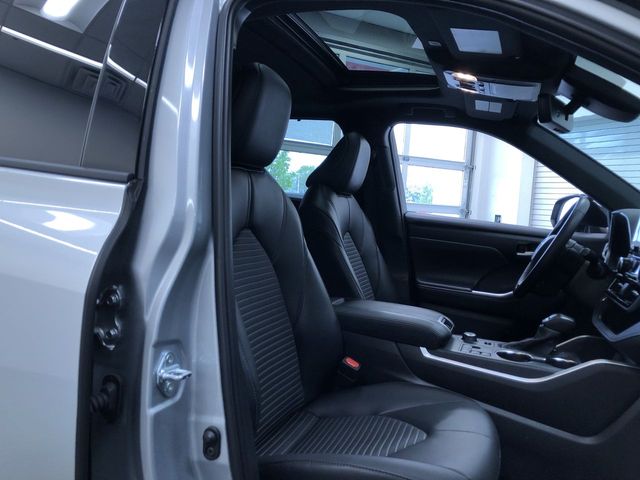 Thumbnail: 2025 Toyota Highlander - 10