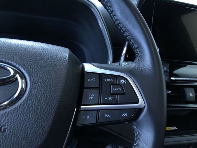 Thumbnail: 2025 Toyota Highlander - 28