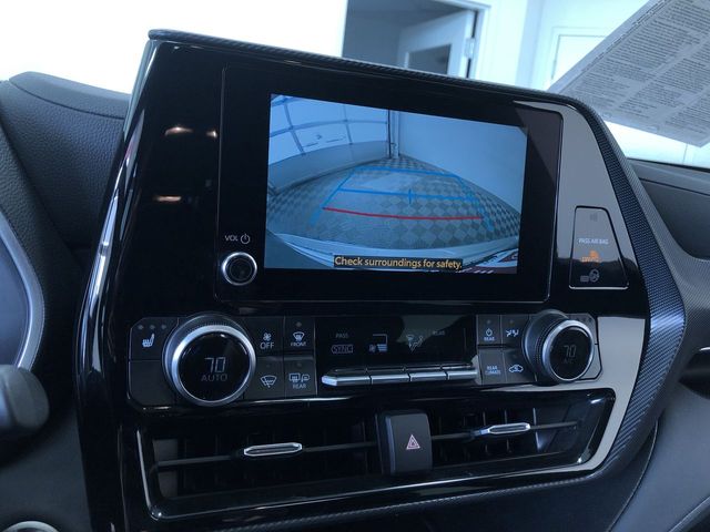 Thumbnail: 2025 Toyota Highlander - 15