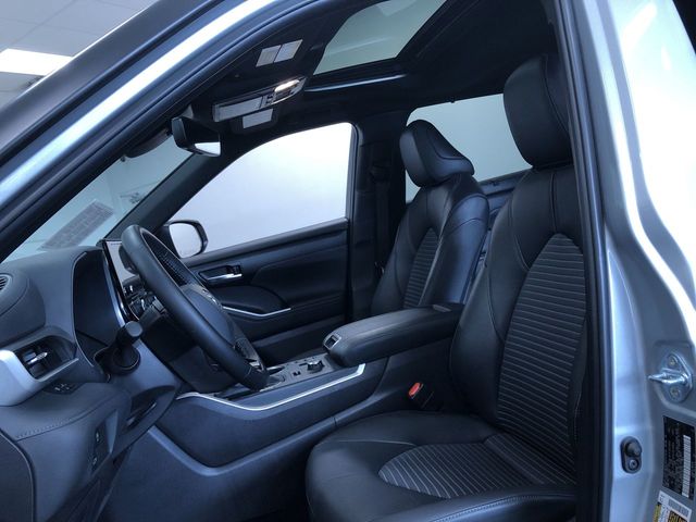 Thumbnail: 2025 Toyota Highlander - 10