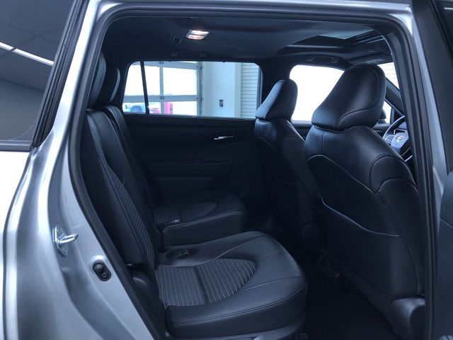 Thumbnail: 2025 Toyota Highlander - 29