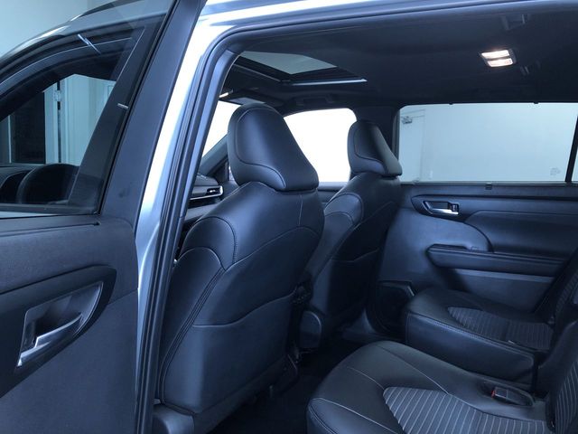 Thumbnail: 2025 Toyota Highlander - 12