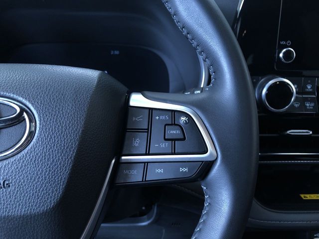 Thumbnail: 2025 Toyota Highlander - 31