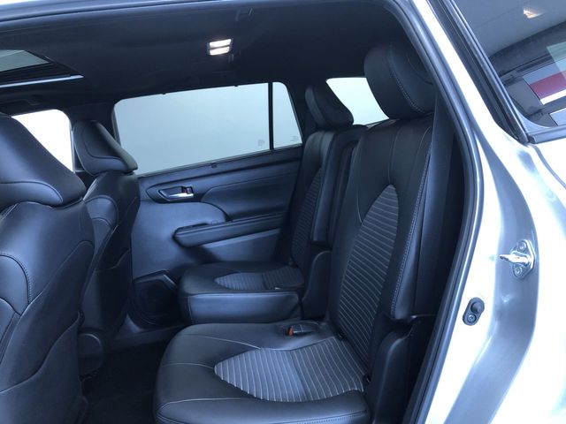 Thumbnail: 2025 Toyota Highlander - 28